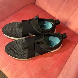 Vionic mens slip on sneakers navy blue